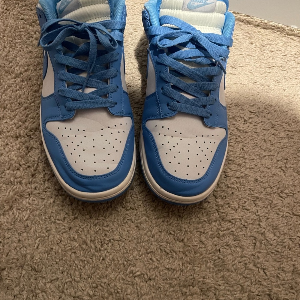 Nike UNC dunks sz 11